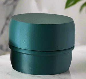 Green travel shampoo container