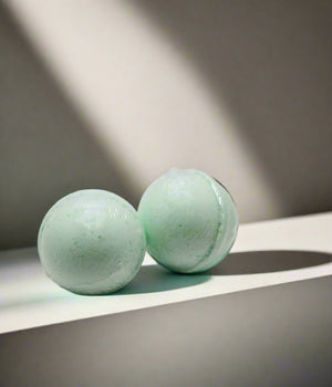 2 green bath bombs 